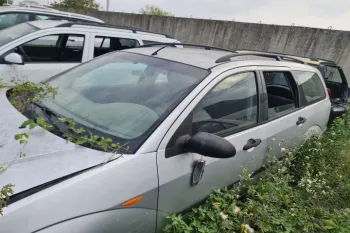 Dezmembram Ford Focus  [1998 - 2004] wagon 5-usi 1.8 Tddi MT (90 hp)