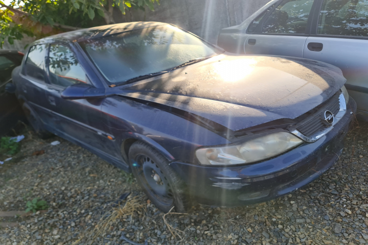 Dezmembram Opel Vectra B [facelift] [1999 - 2002] Sedan 4-usi 2.0 DTI MT (101 hp)