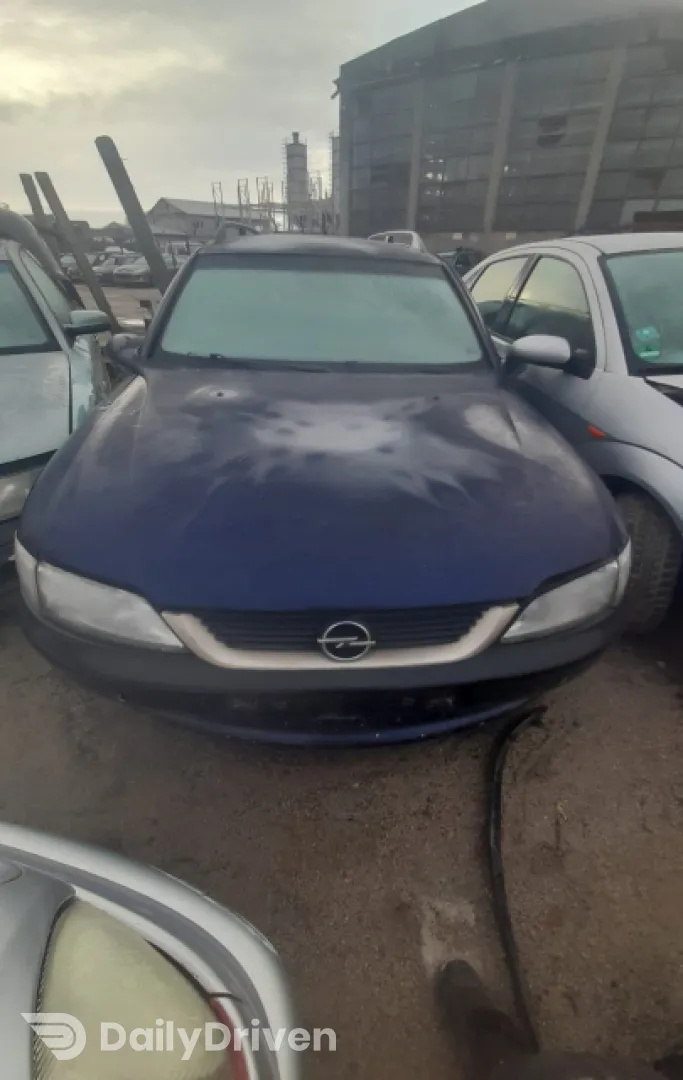 Dezmembram Opel Vectra B [1995 - 1999] Sedan 4-usi 2.0 DTI MT (101 hp)