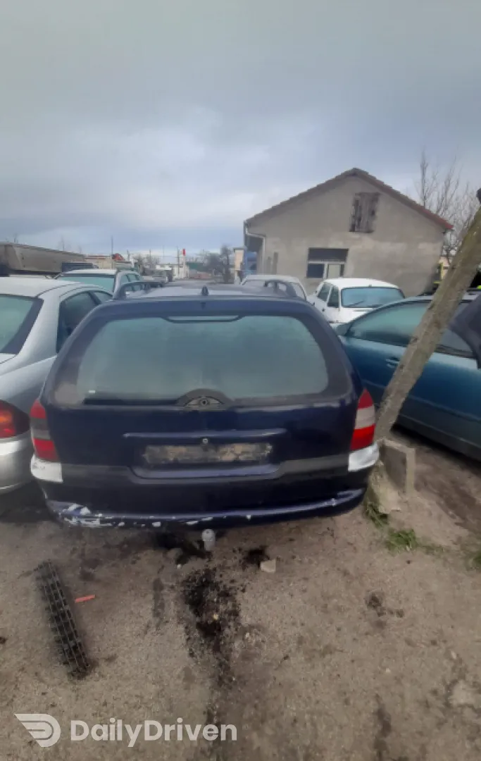 Dezmembram Opel Vectra B [1995 - 1999] Sedan 4-usi 2.0 DTI MT (101 hp)