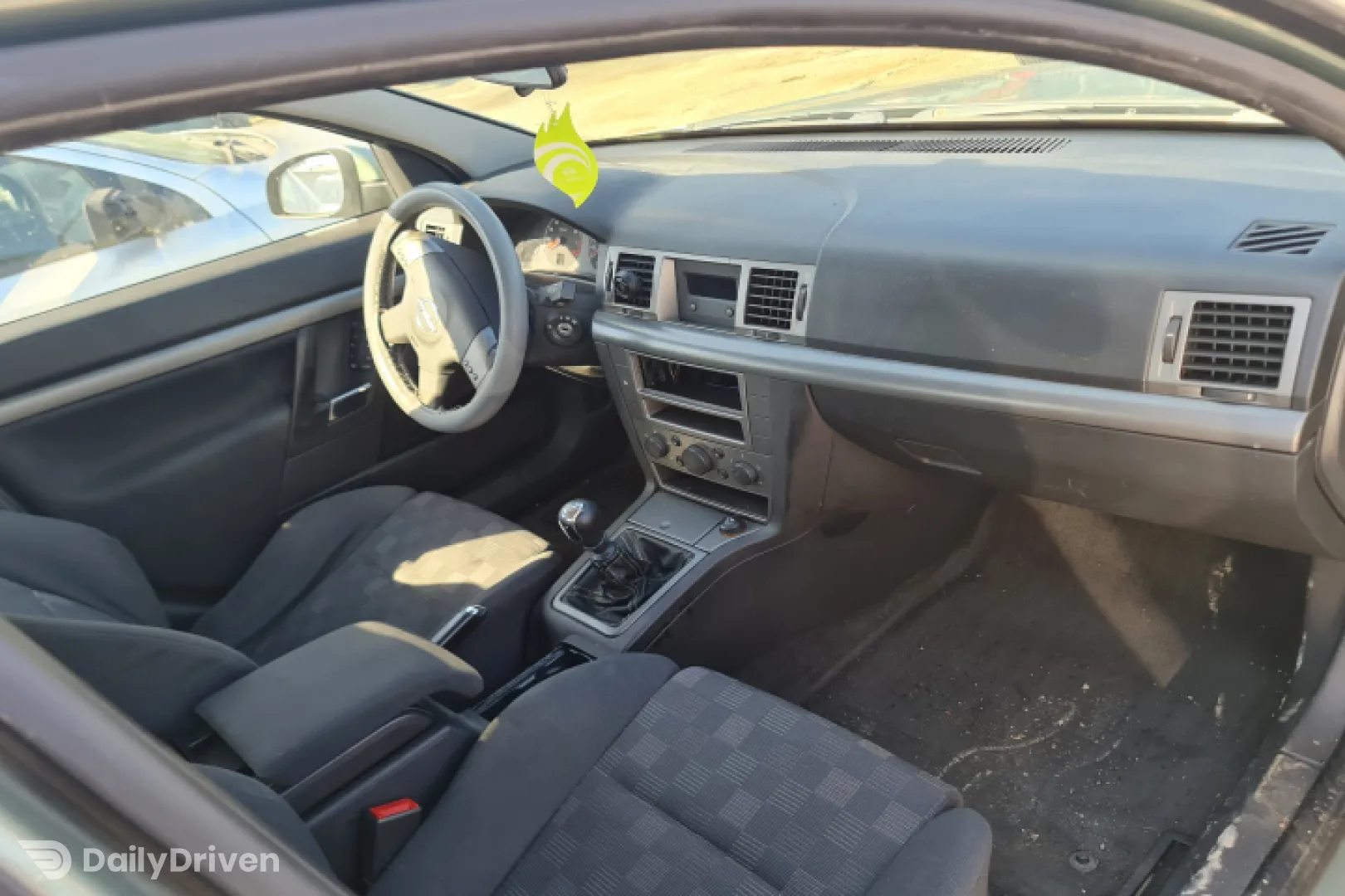 Dezmembram Opel Vectra C [2002 - 2005] Sedan 4-usi 1.6 MT (105 hp)