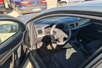 Dezmembram Opel Vectra C [2002 - 2005] Sedan 4-usi 1.6 MT (105 hp)