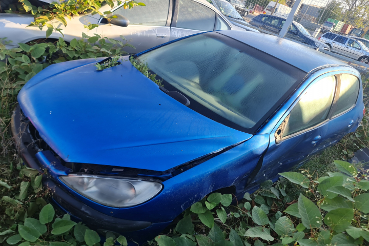 Dezmembram Peugeot 206  [1998 - 2003] Hatchback 5-usi 2.0 HDi MT (90 hp)