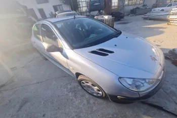 Dezmembram Peugeot 206  [1998 - 2003] Hatchback 5-usi 1.4 HDI MT (68 hp)