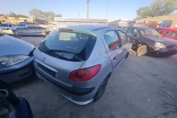Dezmembram Peugeot 206  [1998 - 2003] Hatchback 5-usi 1.4 HDI MT (68 hp)