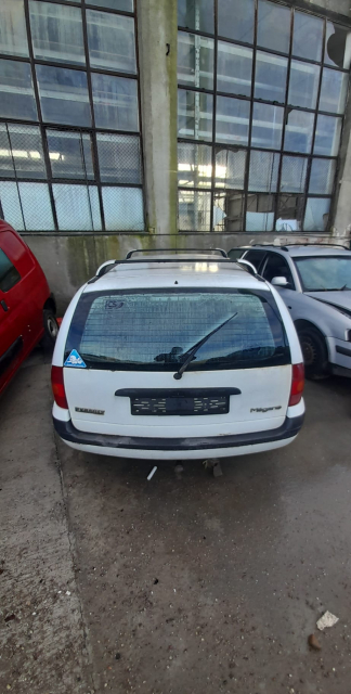 Dezmembram Renault Megane  [facelift] [1999 - 2003] wagon 1.9 dCi MT (102 hp)