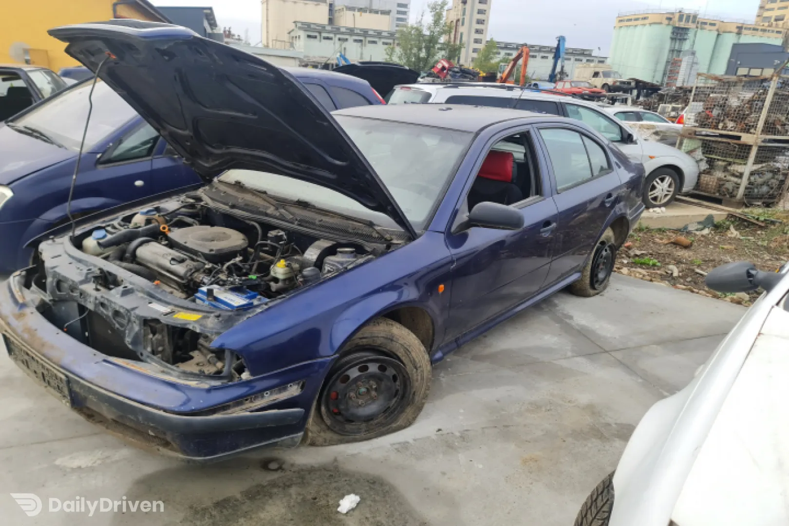 Dezmembram Skoda Octavia  [1996 - 2000] Liftback 5-usi 1.6 MT (101 hp)