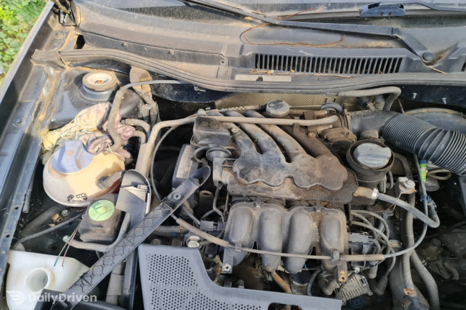 Dezmembram Volkswagen VW Golf 4 [1997 - 2006] Hatchback 5-usi 1.6 MT (100 hp)