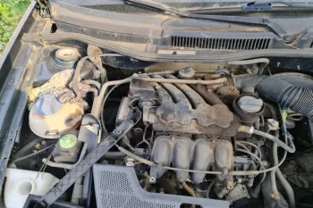Dezmembram Volkswagen VW Golf 4 [1997 - 2006] Hatchback 5-usi 1.6 MT (100 hp)