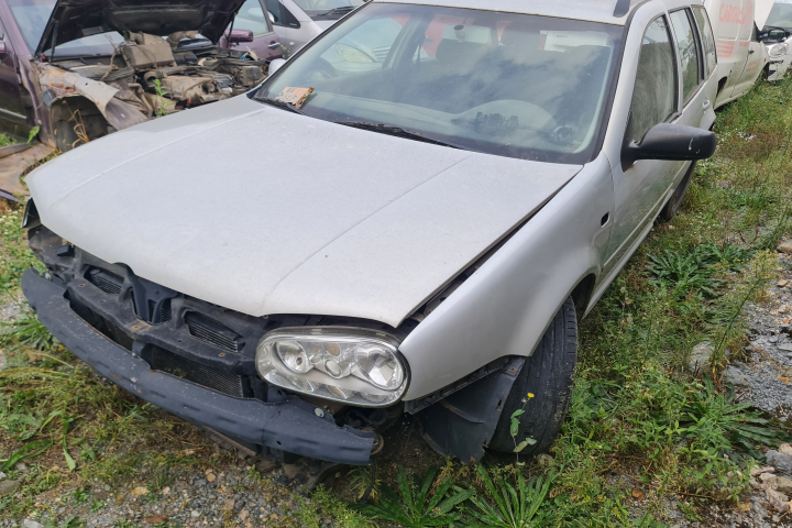 Dezmembram Volkswagen VW Golf 4 [1997 - 2006] Hatchback 5-usi 1.9 TDI MT (101 hp)