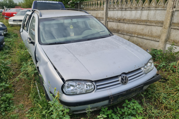 Dezmembram Volkswagen VW Golf 4 [1997 - 2006] wagon 1.9 TDI MT (101 hp)