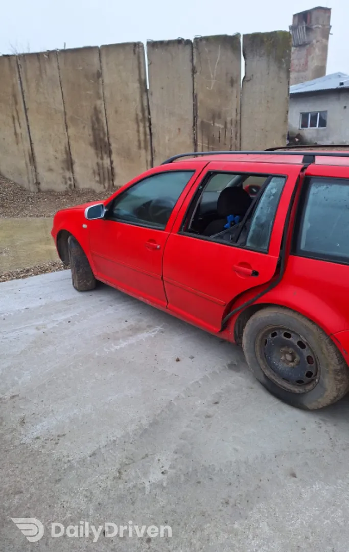 Dezmembram Volkswagen VW Golf 4 [1997 - 2006] wagon 1.9 TDI MT (101 hp)