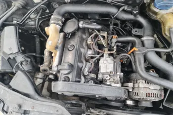Dezmembram Volkswagen VW Passat B5 [1996 - 2000] Sedan 4-usi 1.9 TDI MT (90 hp)
