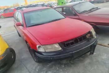 Dezmembram Volkswagen VW Passat B5 [1996 - 2000] wagon 1.9 TDI MT (115 hp)
