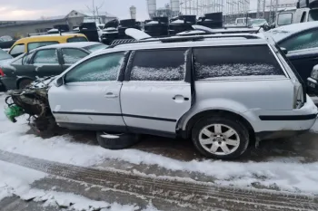 Dezmembram Volkswagen VW Passat B5.5 [facelift] [2000 - 2005] wagon 2.0 MT (115 hp)