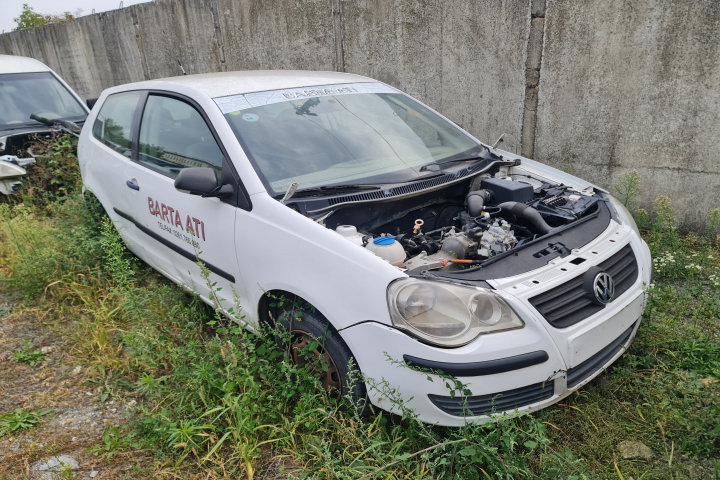 Dezmembram Volkswagen VW Polo 4 9N [facelift] [2005 - 2009] Hatchback 3-usi 1.2 MT (55 hp)
