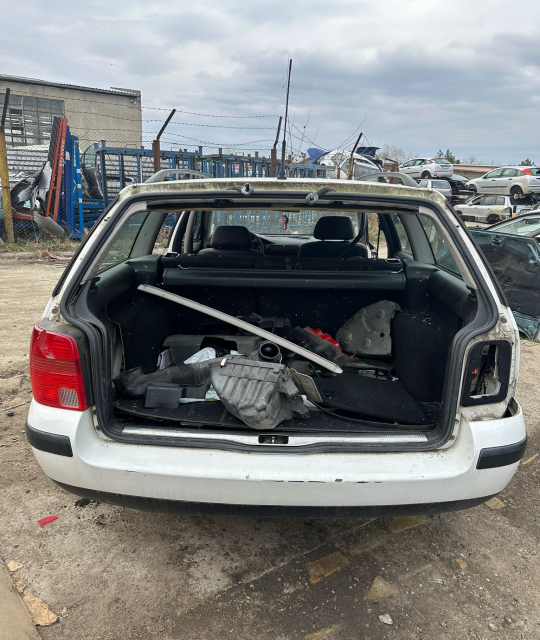 Dezmembram Volkswagen VW Passat B5 [1996 - 2000] wagon