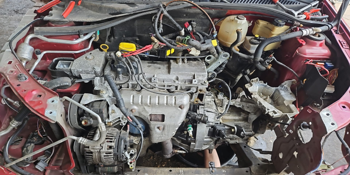 Dezmembram Renault Clio 2 [1998 - 2005] Symbol Sedan 1.4 MT (75 hp)