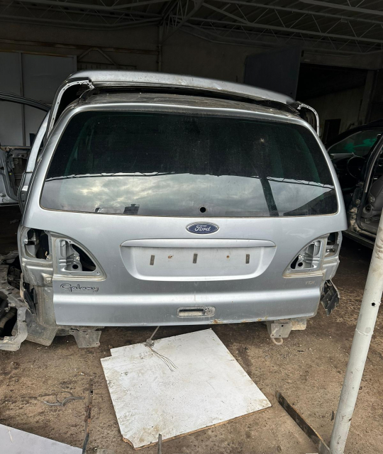 Dezmembram Ford Galaxy  [facelift] [2000 - 2006] Minivan 1.9 TDi MT (130 hp)