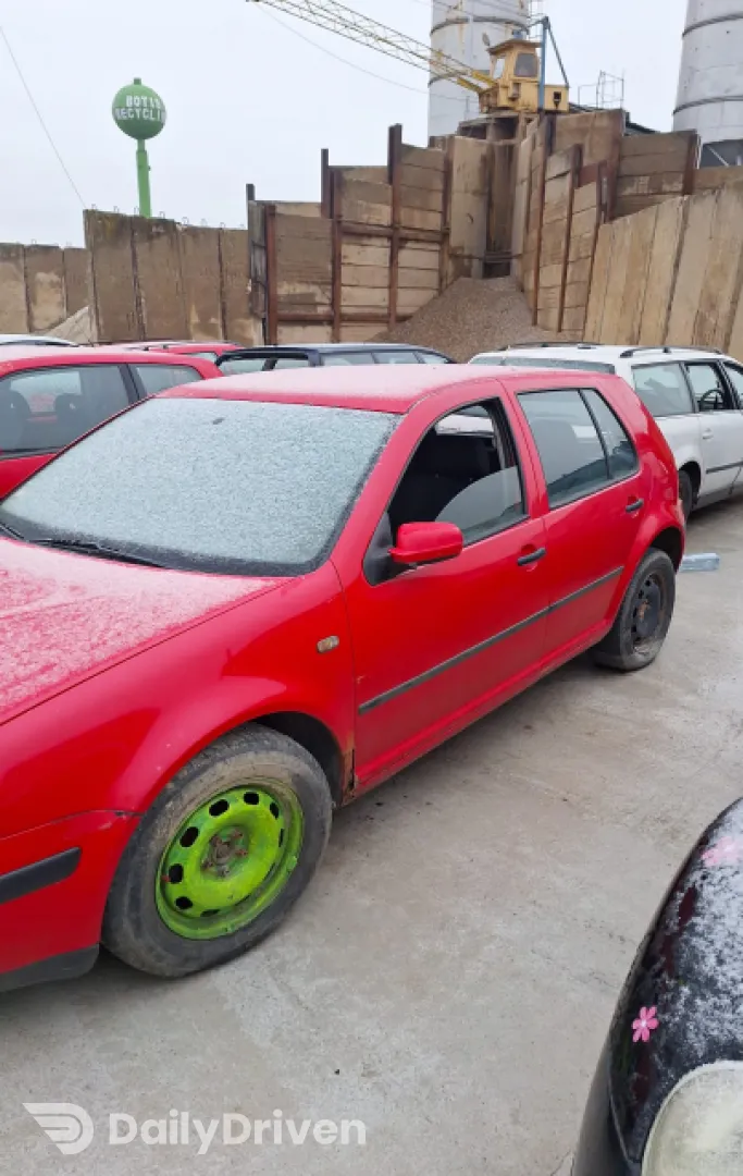 Dezmembram Volkswagen VW Golf 4 [1997 - 2006] Hatchback 5-usi 1.4 MT (75 hp)