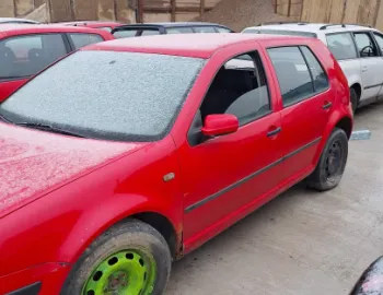 Dezmembram Volkswagen VW Golf 4 [1997 - 2006] Hatchback 5-usi 1.4 MT (75 hp)