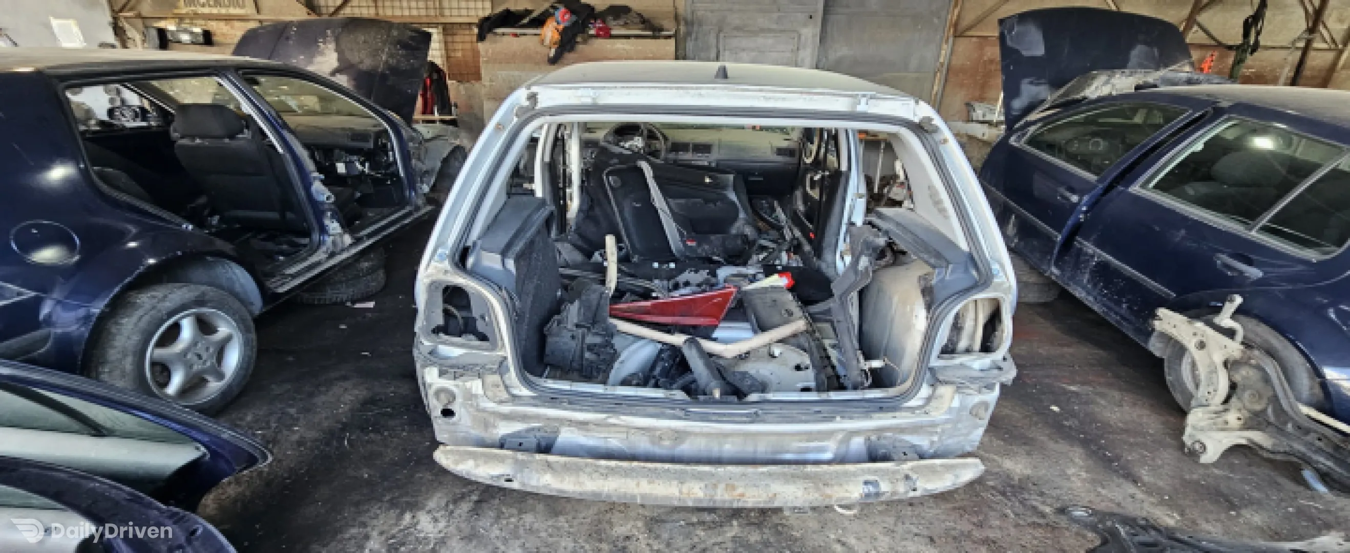 Dezmembram Volkswagen VW Golf 4 [1997 - 2006] Hatchback 5-usi 1.9 TDI MT (116 hp)