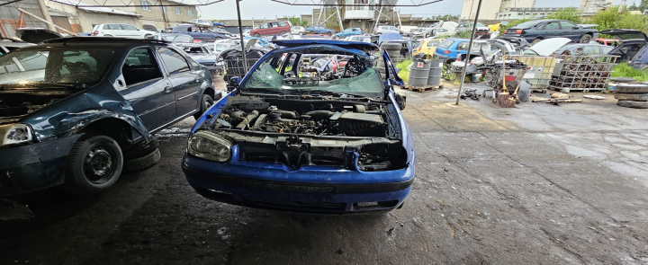 Dezmembram Volkswagen VW Golf 4 [1997 - 2006] wagon 1.9 TDI MT (90 hp)