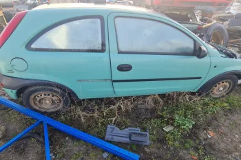 Dezmembram Opel Corsa C [2000 - 2003] Hatchback 3-usi 1.0 MT (58 hp)