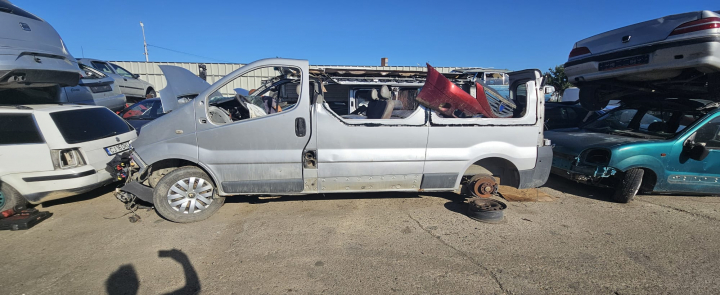 Dezmembram Renault Trafic 2 [facelift] [2006 - 2015] Minivan 2.0 dCi MT L2H1 (9 places) (114 hp)