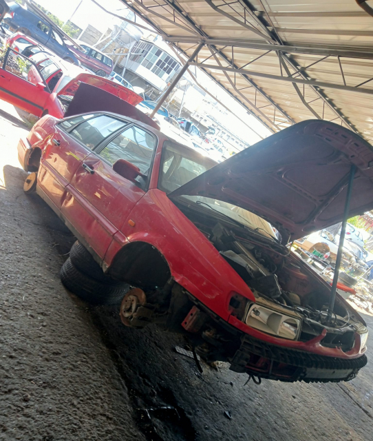 Dezmembram Volkswagen VW Passat B4 [1993 - 1997] Sedan 1.8 MT (90 hp)
