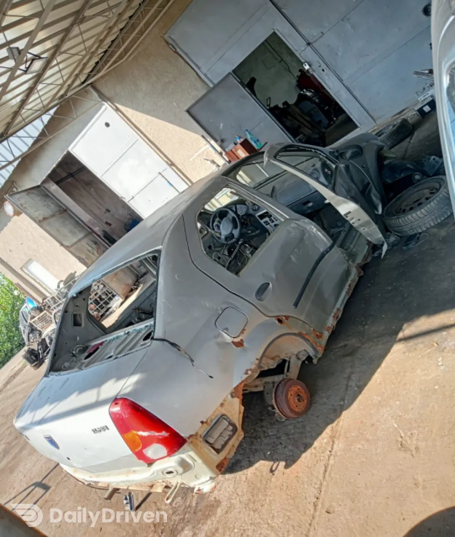 Dezmembram Dacia Logan  [2004 - 2008] Sedan 1.4 MT (75 hp)