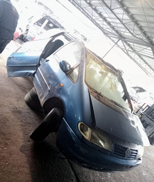 Dezmembram Volkswagen VW Sharan  [1995 - 2000] Minivan 5-usi 1.9 TDI MT (110 hp)