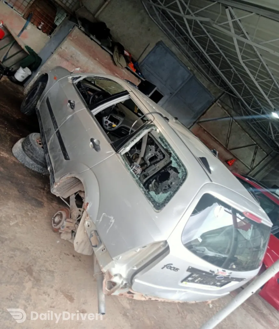 Dezmembram Ford Focus  [1998 - 2004] wagon 5-usi 1.6 MT (101 hp)