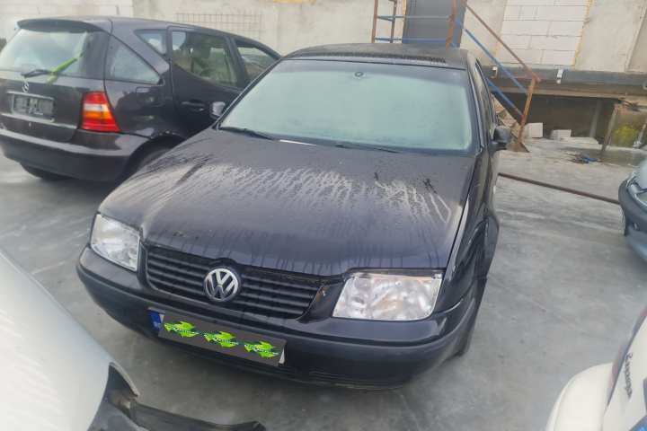 Dezmembram Volkswagen VW Bora  [1998 - 2005] Sedan 1.9 TDI MT (115 hp)