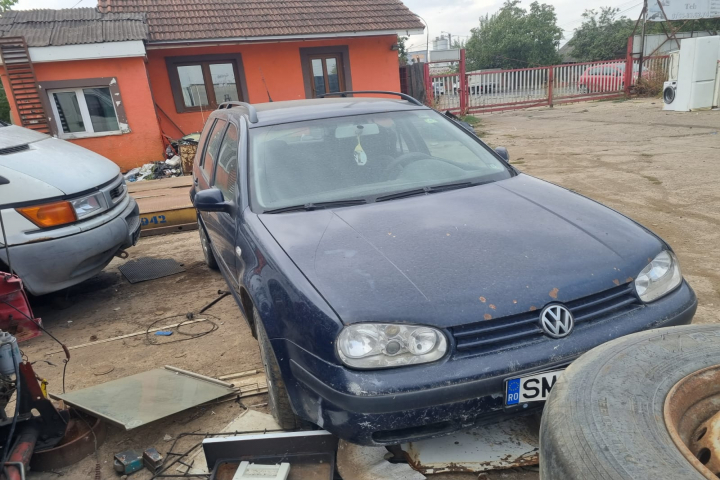 Dezmembram Volkswagen VW Golf 4 [1997 - 2006] wagon 1.9 TDI MT (101 hp)