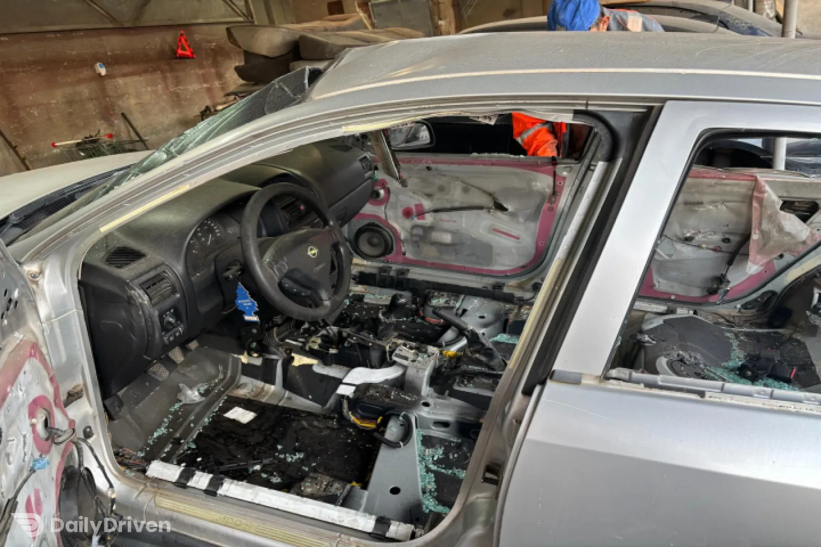 Dezmembram Opel Astra G [1998 - 2009] Hatchback 5-usi 2.0 DTI MT (101 hp)