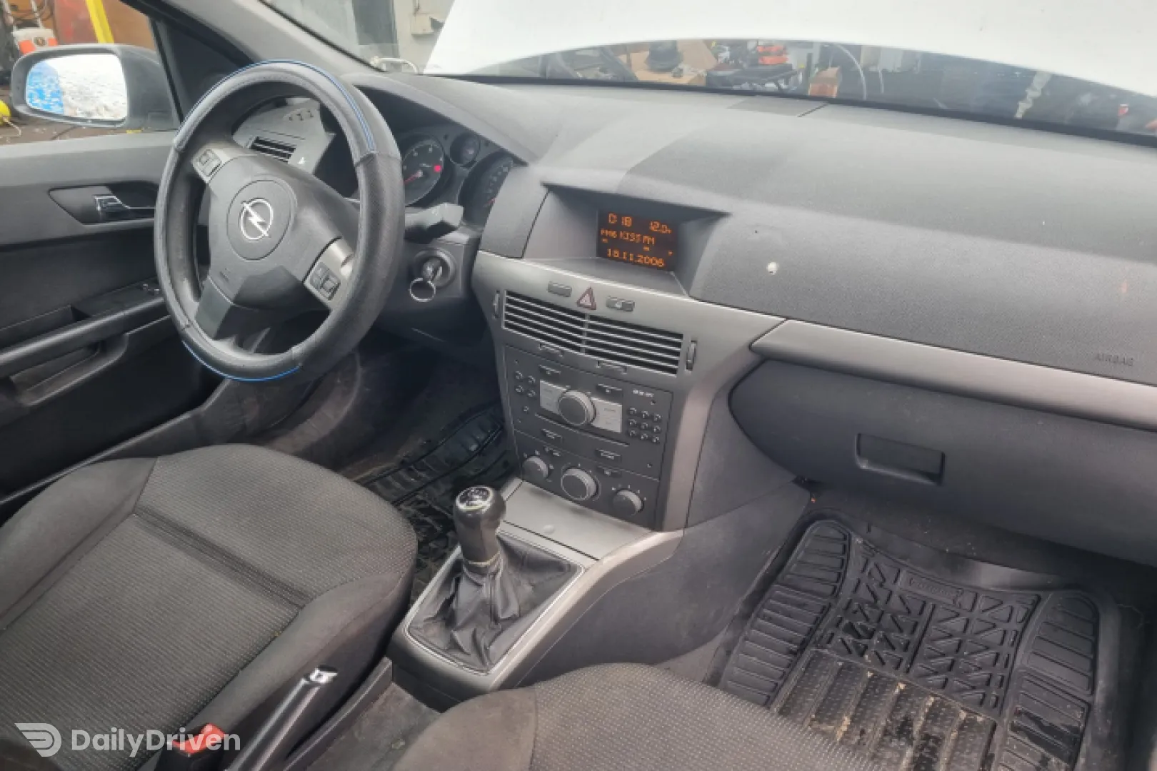 Dezmembram Opel Astra H [facelift] [2005 - 2015] Sedan 1.3 CDTI MT (90 hp)