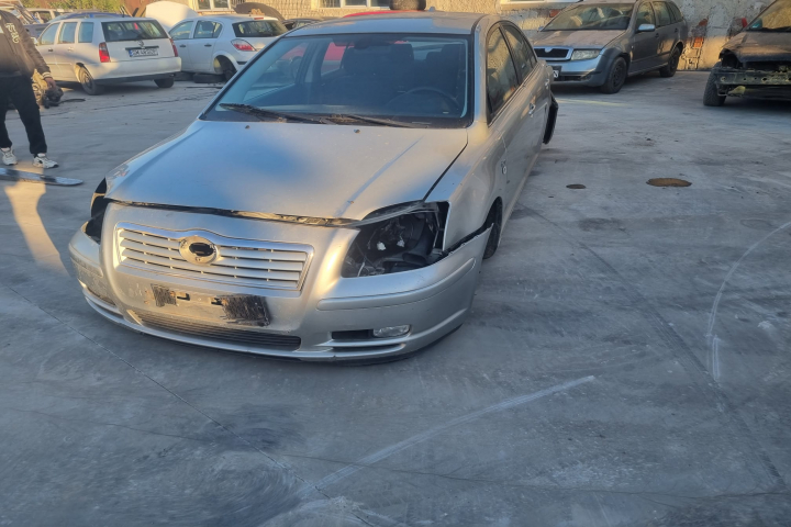 Dezmembram Toyota Avensis 2 T25 [2002 - 2006] Sedan 2.0 D MT (116 hp)