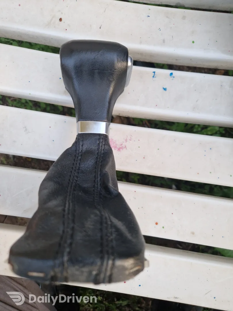 Nuca cu piele schimbător cutie automata DSG 