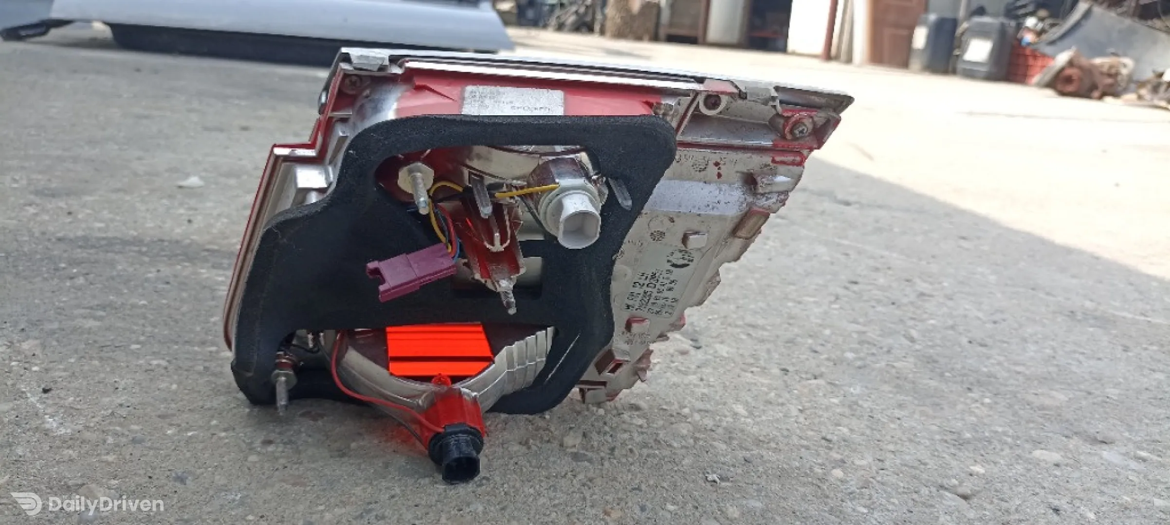 Stop stanga haion BMW Seria 7 F01 F02 F03 F04, 7182205