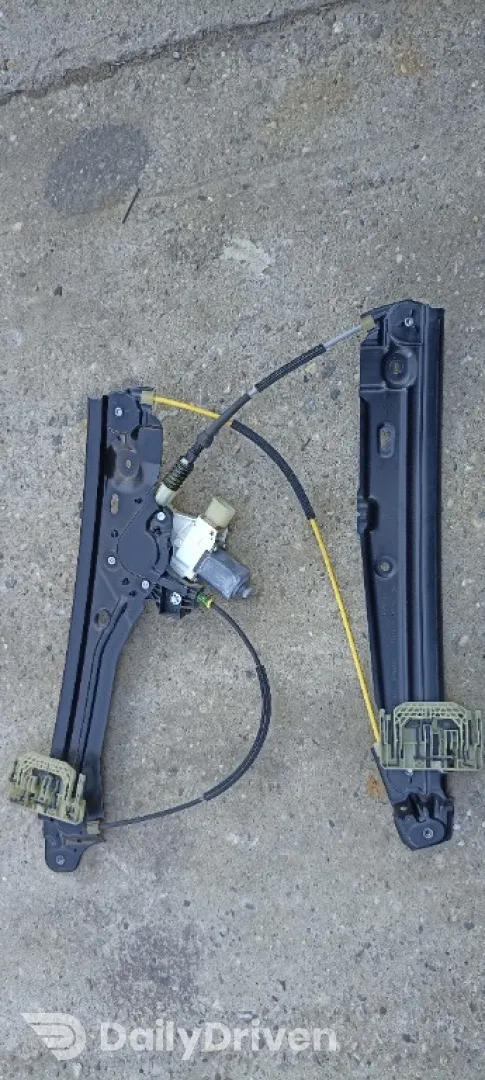 Macara cu motoras dreapta spate BMW Seria 7 F01 F02 F04, 7182096, 7182616