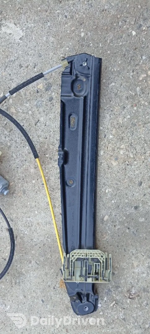 Macara cu motoras dreapta spate BMW Seria 7 F01 F02 F04, 7182096, 7182616