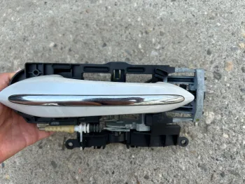 Maner exterior usa dreapta spate BMW Seria 6 F06 F12 F13, 7231930, 7187228