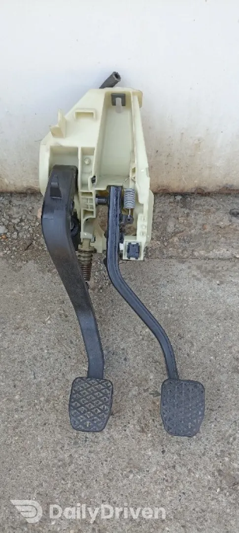 Pod pedalier BMW X3 F25