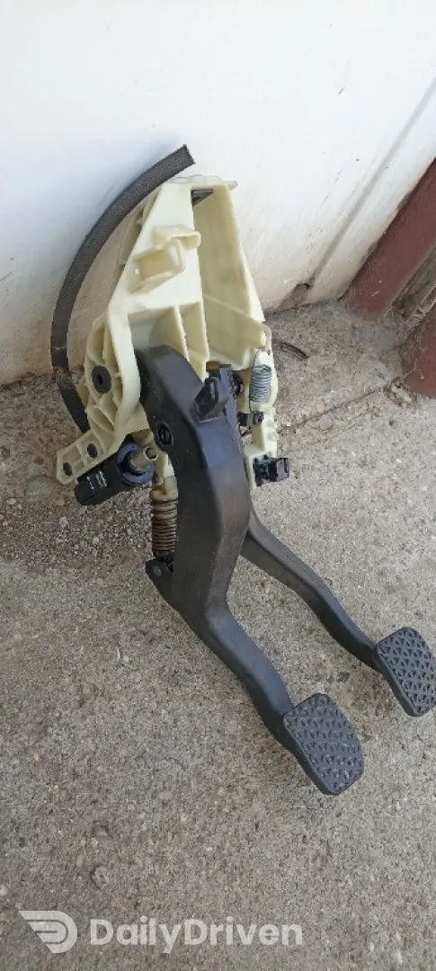 Pod pedalier BMW X3 F25