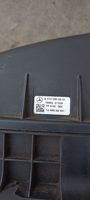 Carcasa filtru aer Mercedes GLA X156, 1.6 benzina, A2700900601