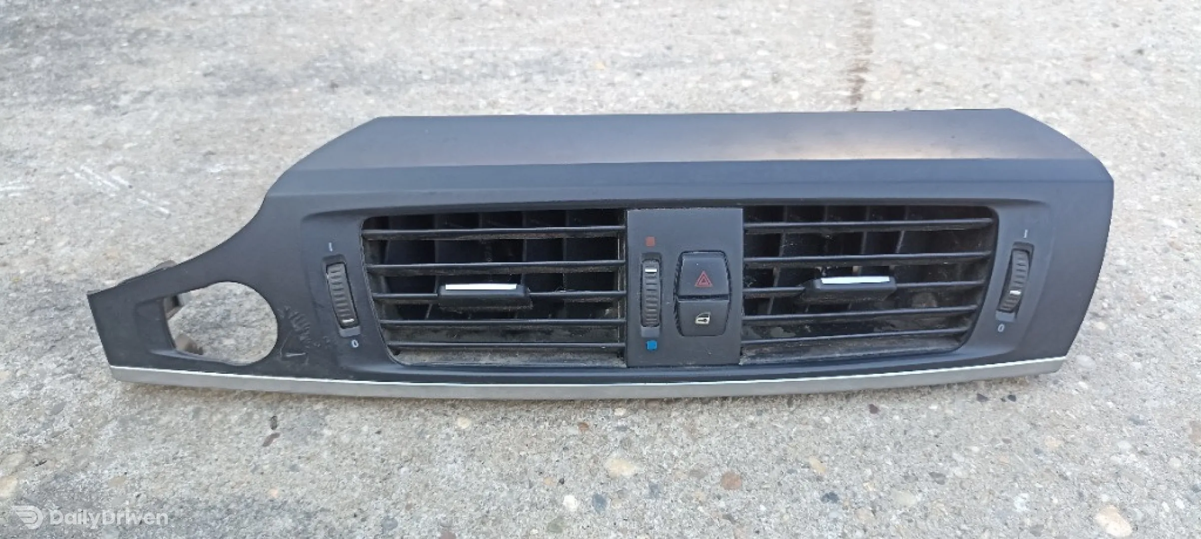 Grila ventilatie bord BMW X3 F25, 2009-2017