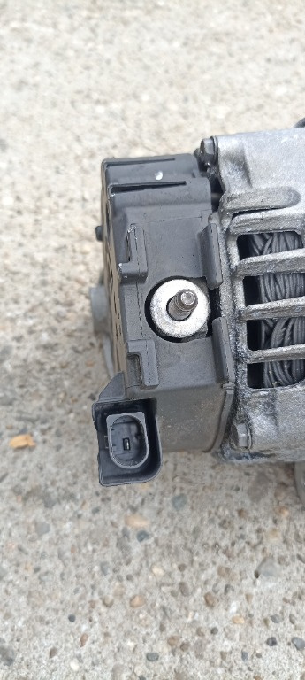 Alternator BMW Seria 7 F01 F02, 3.0 d, N57, 8570672