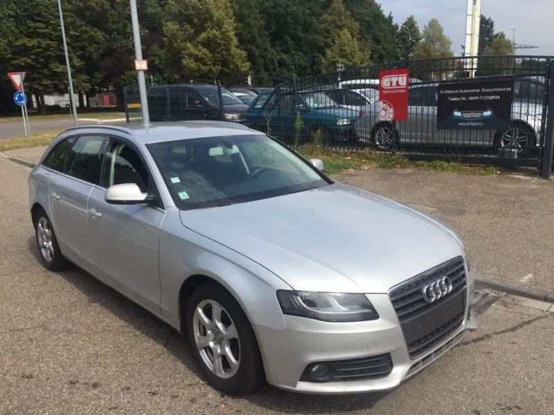 Dezmembrez Audi A4 break 2010