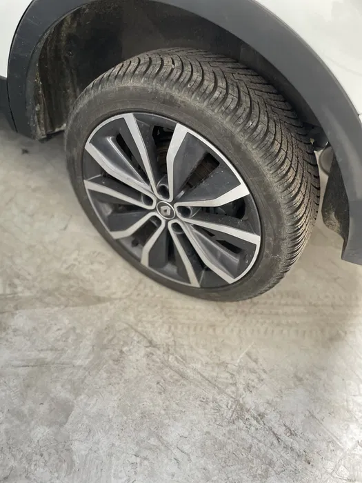 Jante/ Roti cu anvelope De iarna Renault kadjar R19